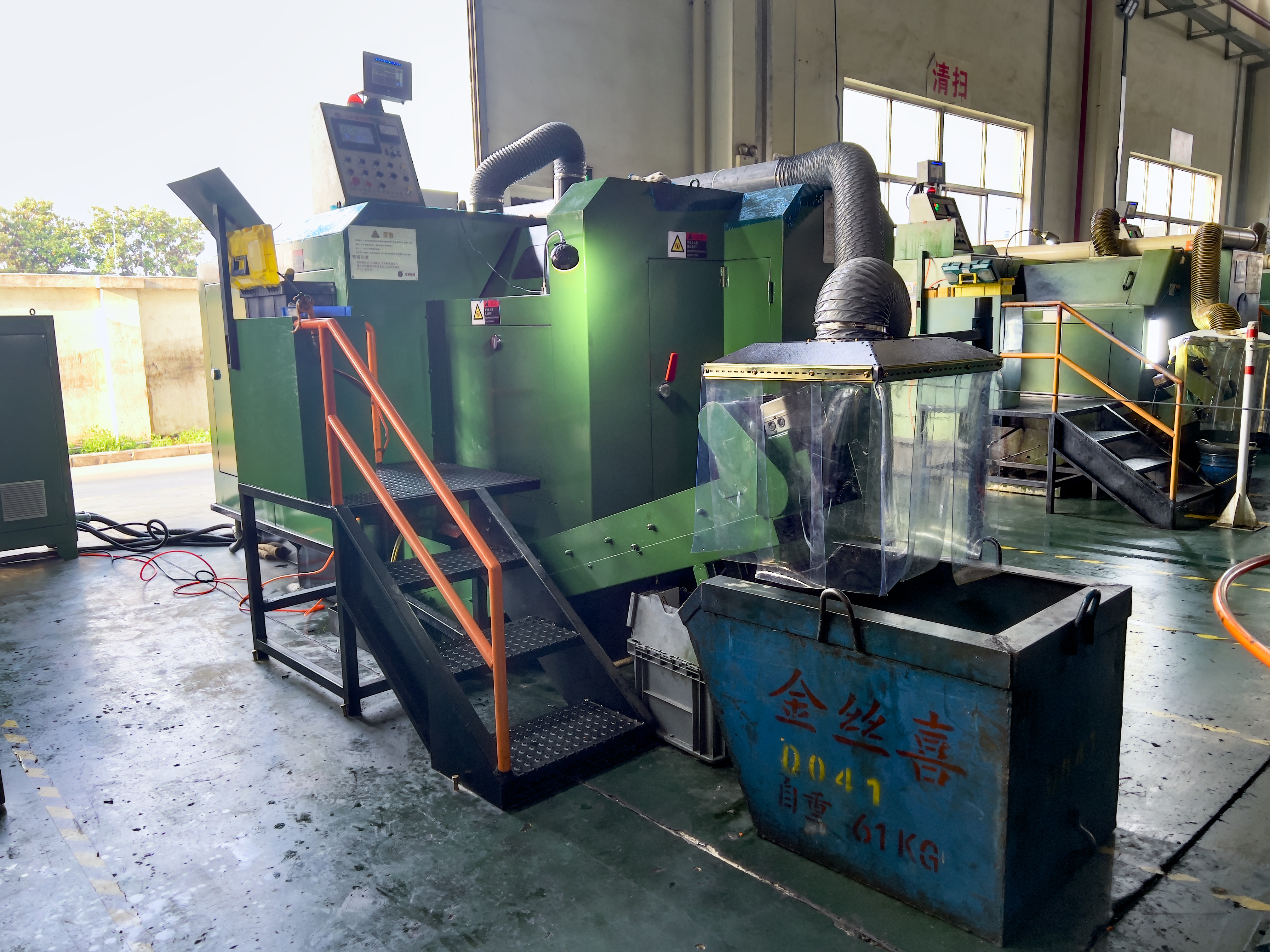 Jinsixi ha acquistato nuove macchine per aumentare la capacità di produzione a vite