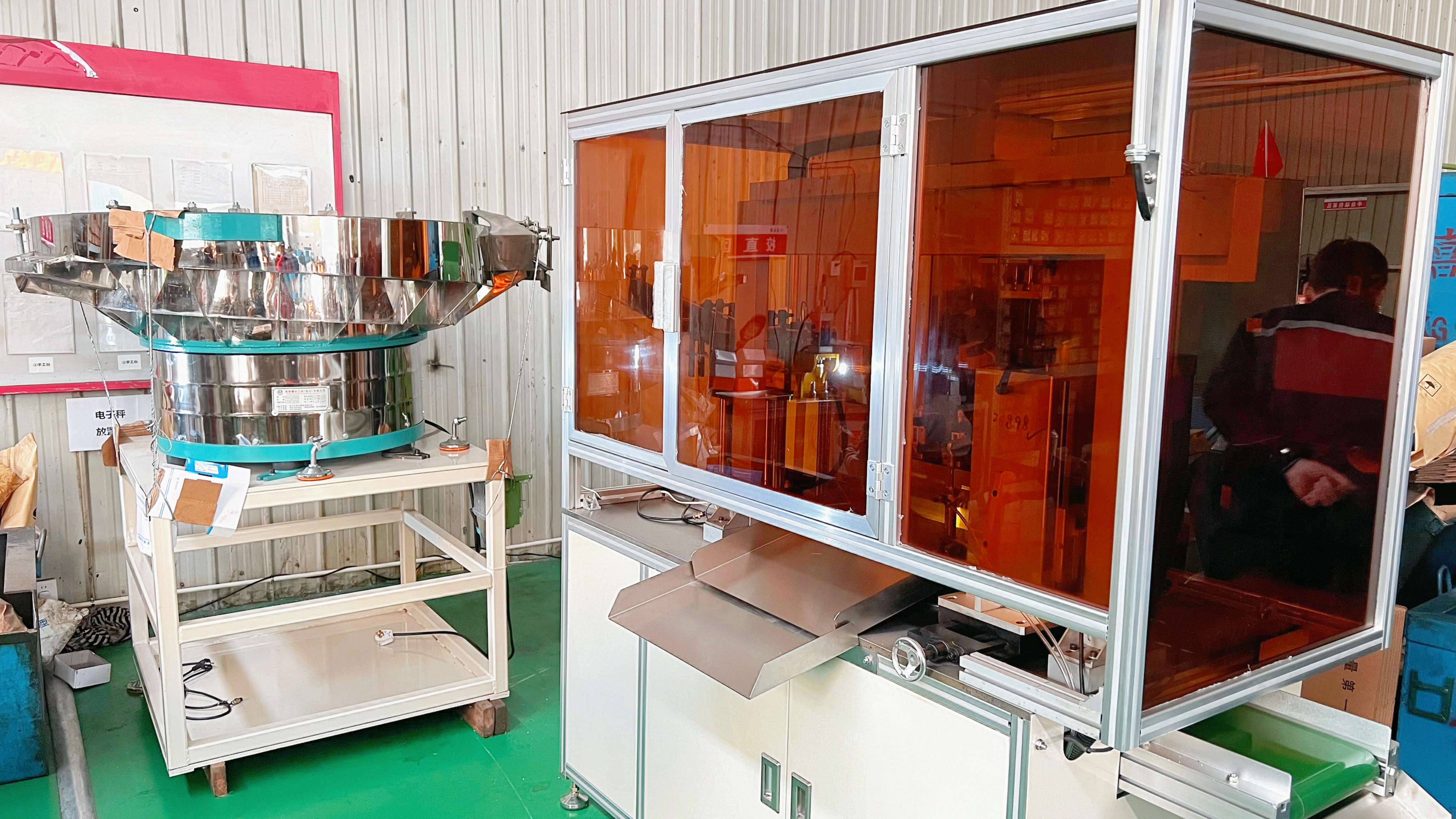 Aumenta la qualità e l'efficienza con la selezione ottica: Jinsixi raggiunge nuovi traguardi nella produzione di precisione.